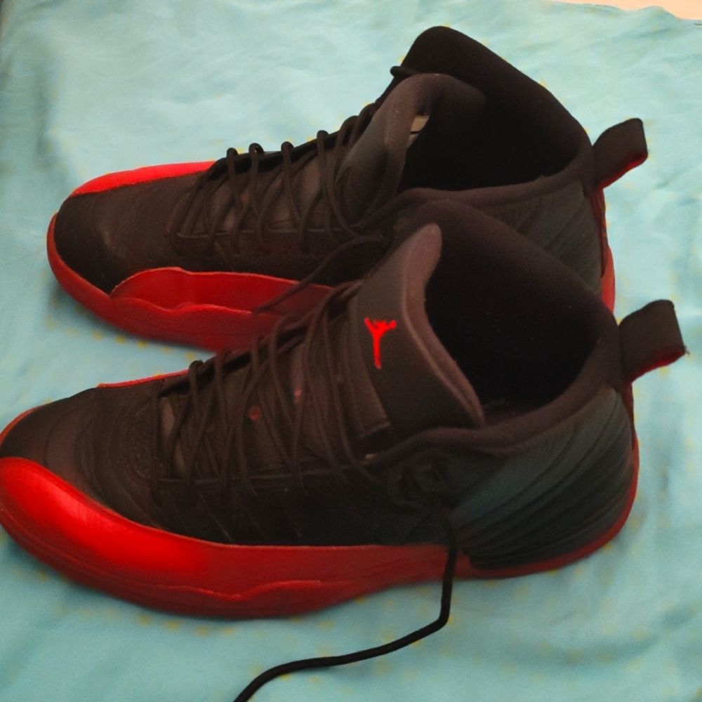 Shoes - Picture 2 of 3